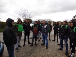 Ученици от ПГСС - гр. Суворово се запознаха с отглеждането на лешници по кампания „Супер фермер“