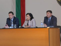 Minister Taneva: The de minimis phased payment for fruits and vegetables, vineyards and oil-bearing rose will begin after September 16