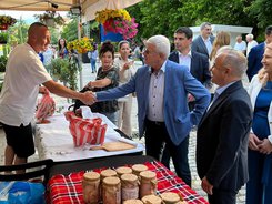 Minister Kiril Vatev unveils the exhibition "From the farm to your table" in Sandanski